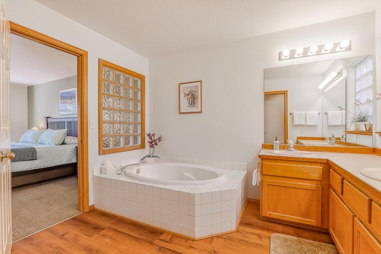 Eagle Crest Resort On Golf Course With Hot Tub Redmond Bagian luar foto